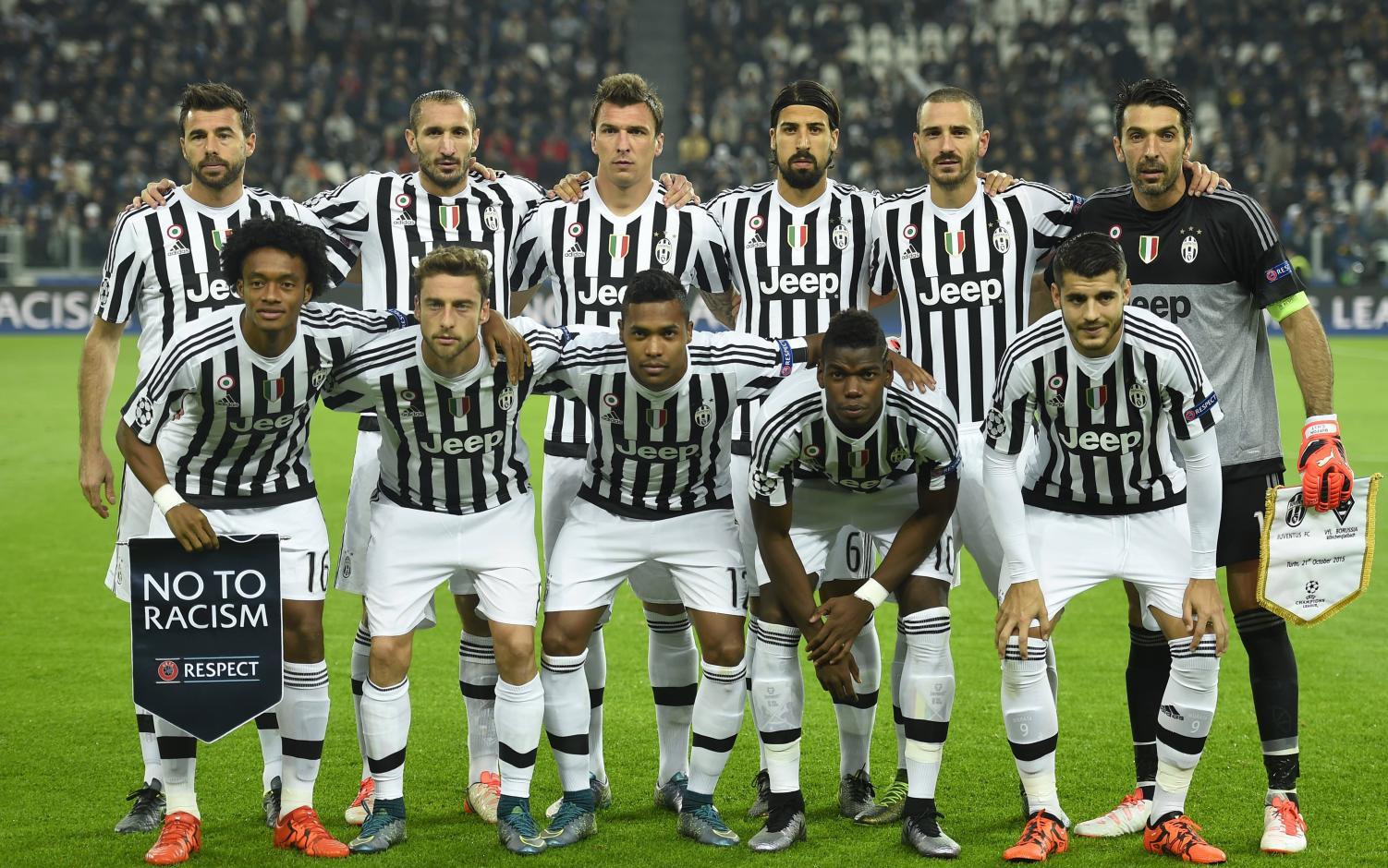 因此他在被 因此他在被